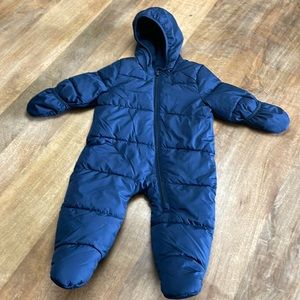 Old Navy Eskimo suit for 6-12 month